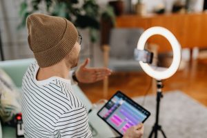 N3on’s AI Stream Ignites Loyalty Test Between Creators N3on’s AI Stream Ignites Loyalty Test Between Creators