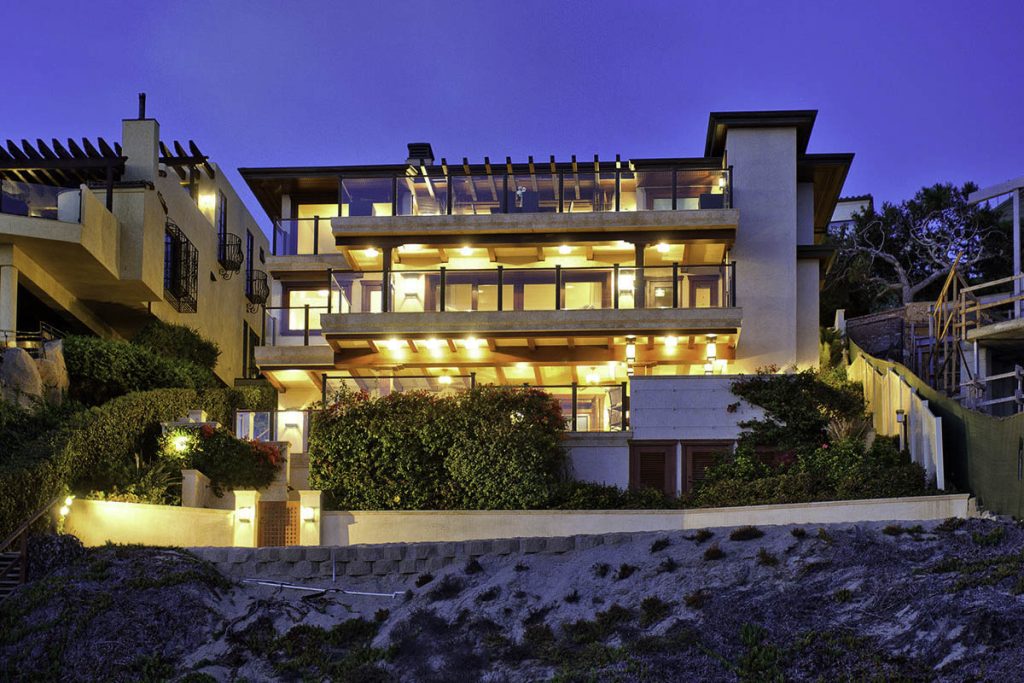Illustrative coastal home in Solana Beach, not a property identified in the lawsuits